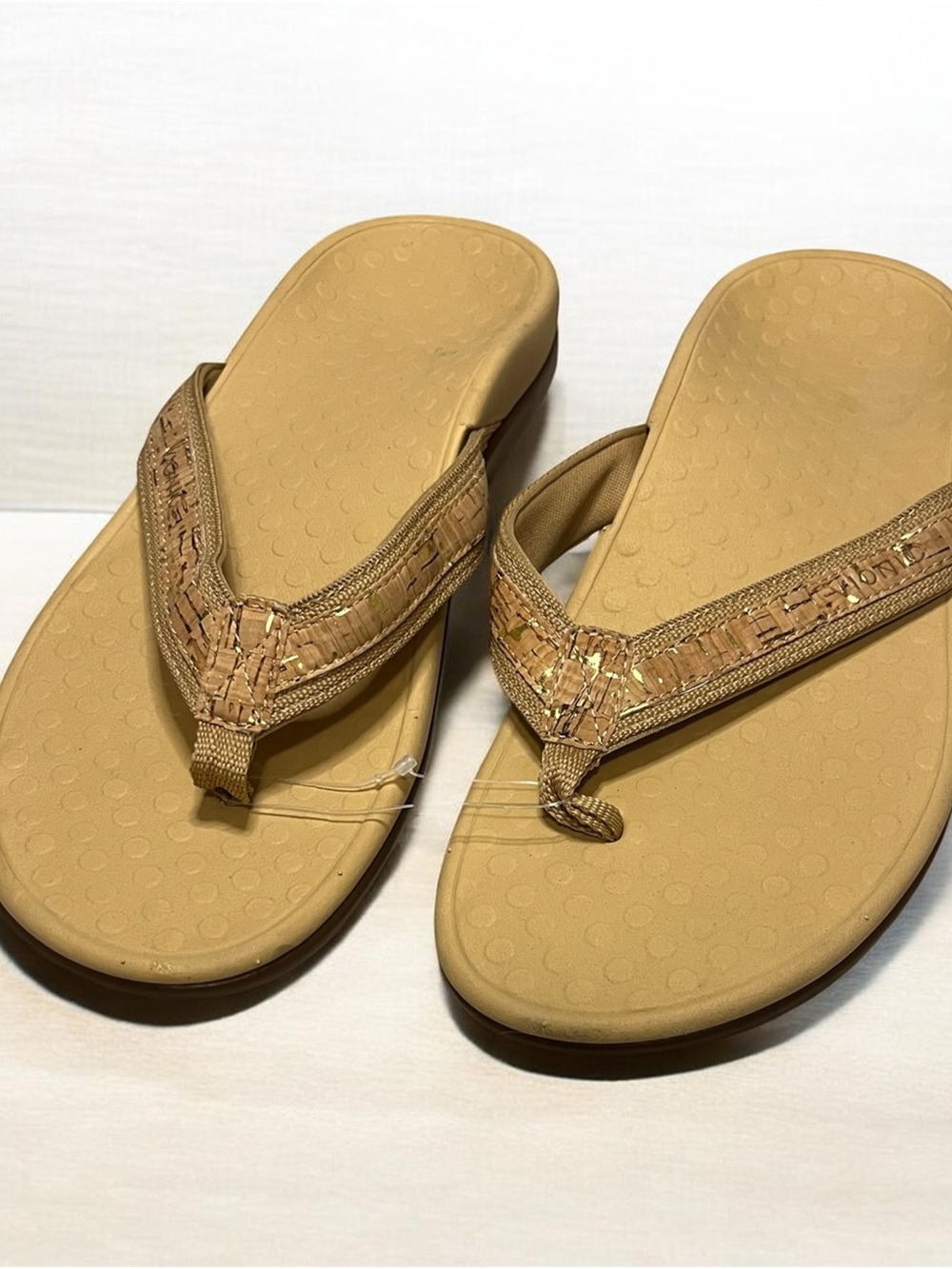 Vionic Women's Tan Braided Strap Flip Flops NWOT